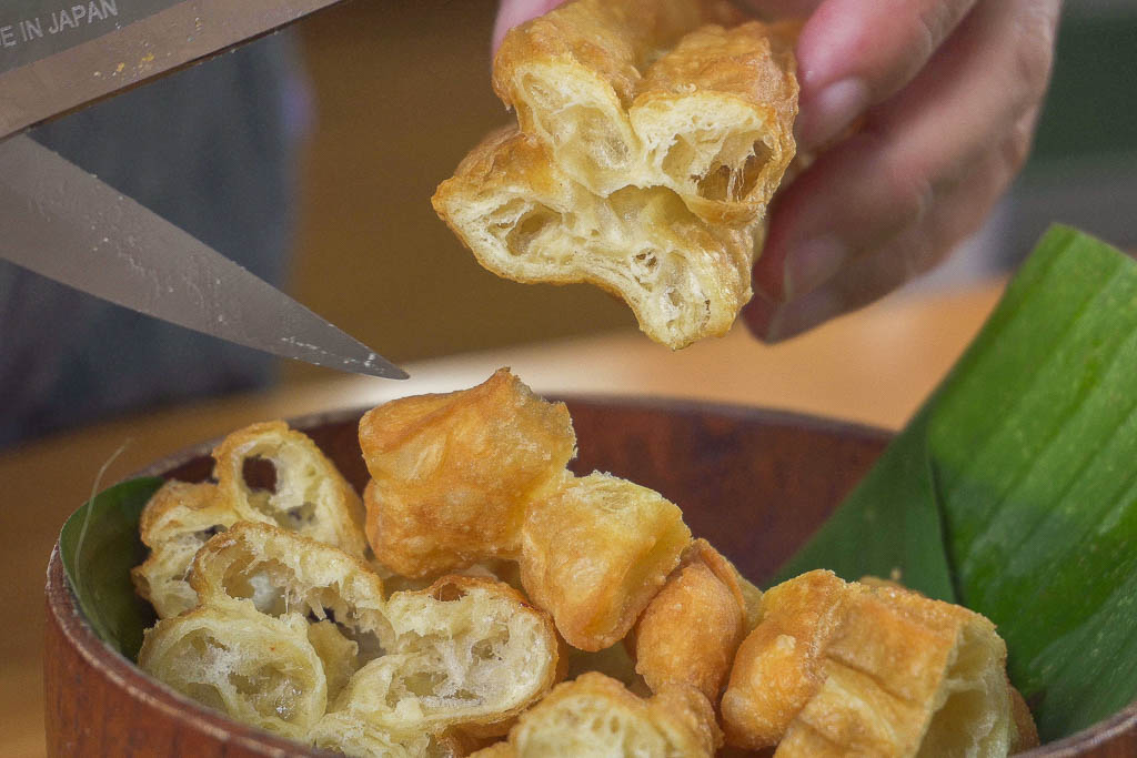 Youtiao is a must-have side dish for congee 