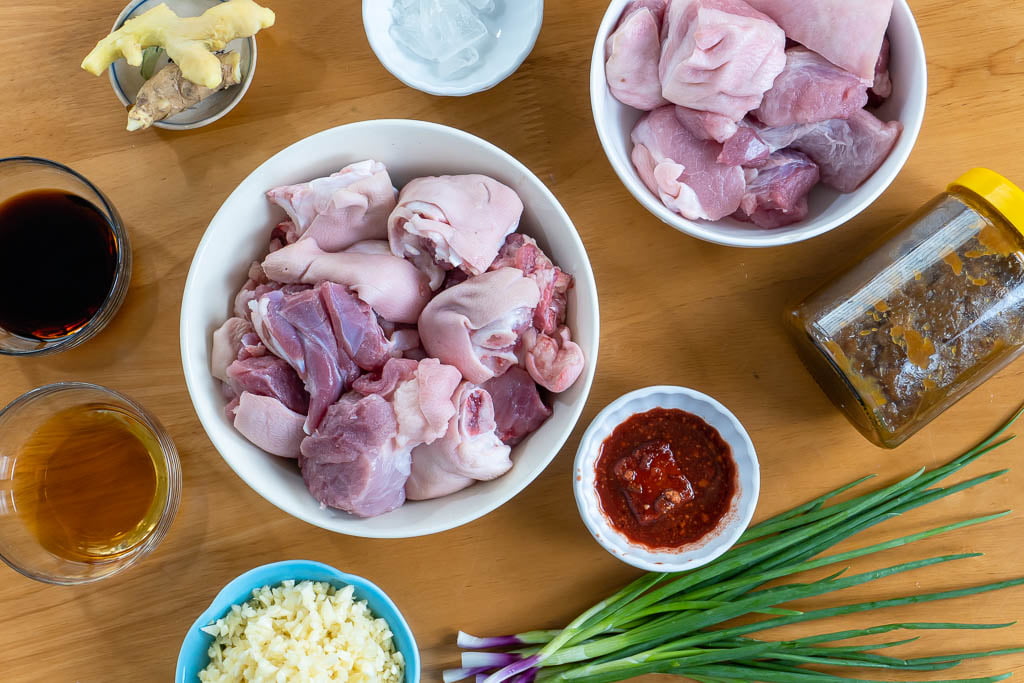 The ingredients of Braised Pork Leg with Red Bean Curd