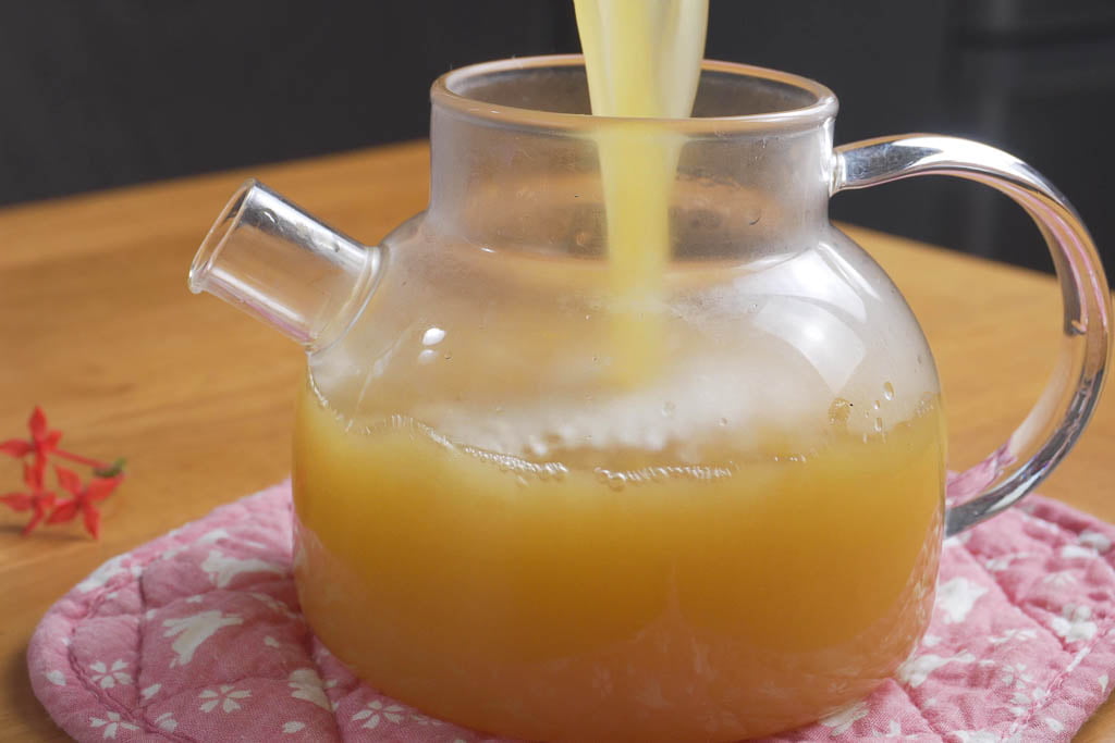 a pot of refreshing and delicious pineapple juice