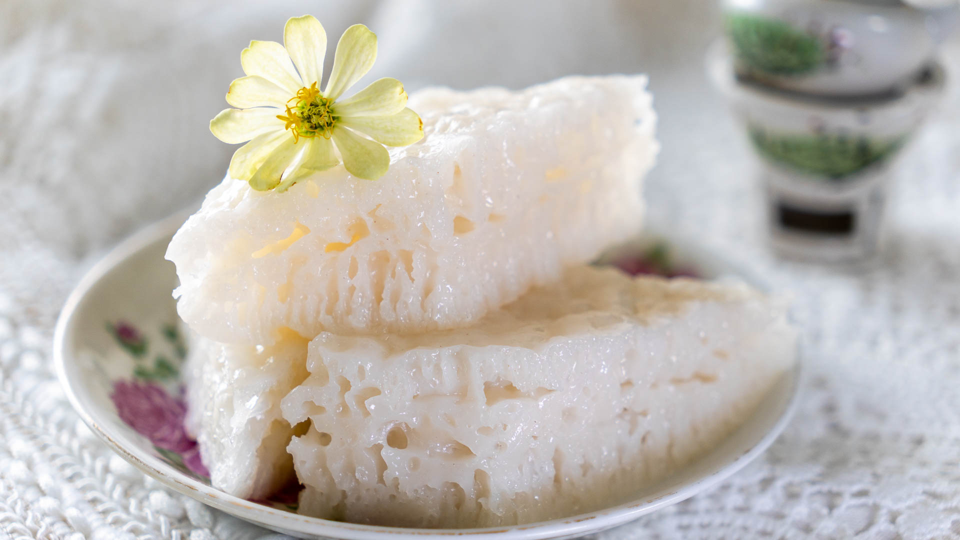 Steamed Glutinous Rice Cake with Coconut - Southeast Asian Recipes - Nyonya  Cooking